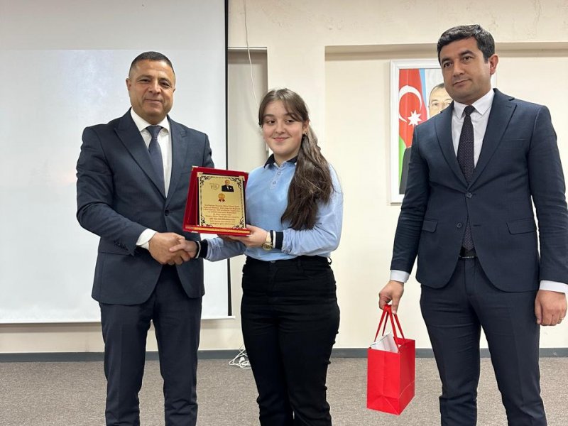 ŞƏKİDƏ HEYDƏR ƏLİYEV MƏKTƏBLİLƏRİN GÖZÜ İLƏ ADLI İNŞA YAZI MÜSABİQƏSİNİN RAYON ÜZRƏ QALİBLƏRİ TƏLTİF OLUNUBLAR-FOTOLAR.