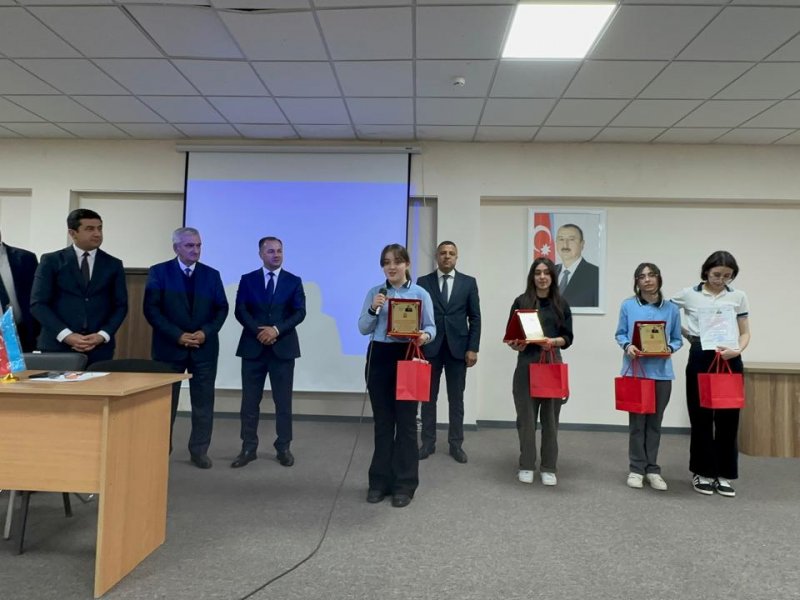ŞƏKİDƏ HEYDƏR ƏLİYEV MƏKTƏBLİLƏRİN GÖZÜ İLƏ ADLI İNŞA YAZI MÜSABİQƏSİNİN RAYON ÜZRƏ QALİBLƏRİ TƏLTİF OLUNUBLAR-FOTOLAR.