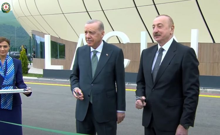 Azərbaycan və Türkiyə prezidentləri Kəlbəcər-Laçın avtomobil yolunda görülən tikinti işləri ilə tanış olublar