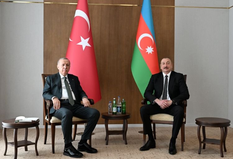 Laçında Azərbaycan Prezidentinin Türkiyə Prezidenti ilə təkbətək görüşü başlayıb