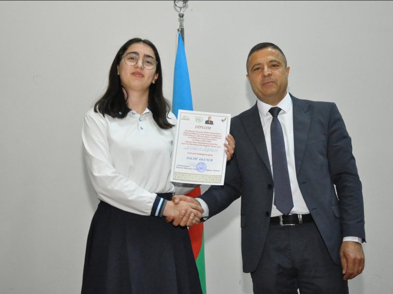 ZAQATALA RAYON HEYDƏR ƏLİYEV MƏRKƏZİNDƏ -"HEYDƏR ƏLİYEV MƏKTƏBLİLƏRİN GÖZÜ İLƏ"- ADLI İNŞA YAZI MÜSABİQƏSİNİN RAYON VƏ ZONA ÜZRƏ QALİBLƏRİ TƏLTİF OLUNUBLAR-FOTOLAR.