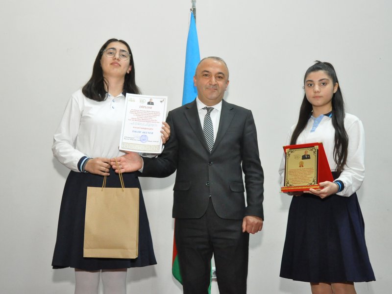 ZAQATALA RAYON HEYDƏR ƏLİYEV MƏRKƏZİNDƏ -"HEYDƏR ƏLİYEV MƏKTƏBLİLƏRİN GÖZÜ İLƏ"- ADLI İNŞA YAZI MÜSABİQƏSİNİN RAYON VƏ ZONA ÜZRƏ QALİBLƏRİ TƏLTİF OLUNUBLAR-FOTOLAR.