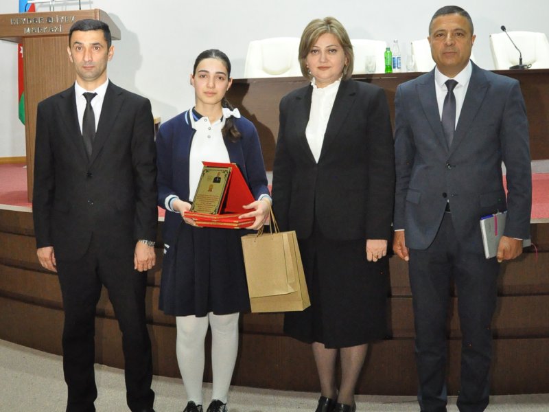 ZAQATALA RAYON HEYDƏR ƏLİYEV MƏRKƏZİNDƏ -"HEYDƏR ƏLİYEV MƏKTƏBLİLƏRİN GÖZÜ İLƏ"- ADLI İNŞA YAZI MÜSABİQƏSİNİN RAYON VƏ ZONA ÜZRƏ QALİBLƏRİ TƏLTİF OLUNUBLAR-FOTOLAR.