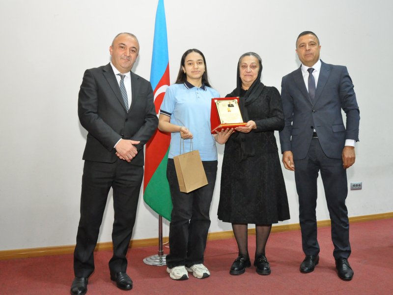 ZAQATALA RAYON HEYDƏR ƏLİYEV MƏRKƏZİNDƏ -"HEYDƏR ƏLİYEV MƏKTƏBLİLƏRİN GÖZÜ İLƏ"- ADLI İNŞA YAZI MÜSABİQƏSİNİN RAYON VƏ ZONA ÜZRƏ QALİBLƏRİ TƏLTİF OLUNUBLAR-FOTOLAR.