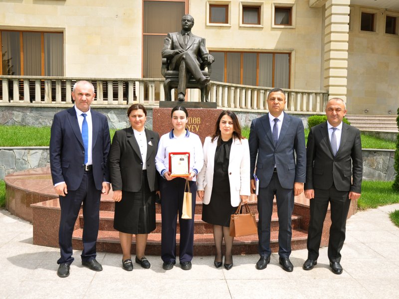 ZAQATALA RAYON HEYDƏR ƏLİYEV MƏRKƏZİNDƏ -"HEYDƏR ƏLİYEV MƏKTƏBLİLƏRİN GÖZÜ İLƏ"- ADLI İNŞA YAZI MÜSABİQƏSİNİN RAYON VƏ ZONA ÜZRƏ QALİBLƏRİ TƏLTİF OLUNUBLAR-FOTOLAR.