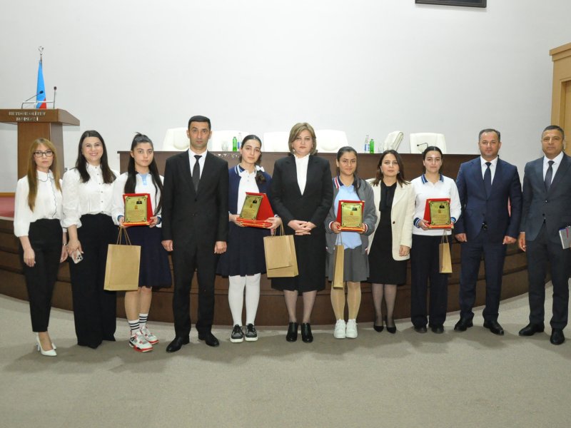 ZAQATALA RAYON HEYDƏR ƏLİYEV MƏRKƏZİNDƏ -"HEYDƏR ƏLİYEV MƏKTƏBLİLƏRİN GÖZÜ İLƏ"- ADLI İNŞA YAZI MÜSABİQƏSİNİN RAYON VƏ ZONA ÜZRƏ QALİBLƏRİ TƏLTİF OLUNUBLAR-FOTOLAR.