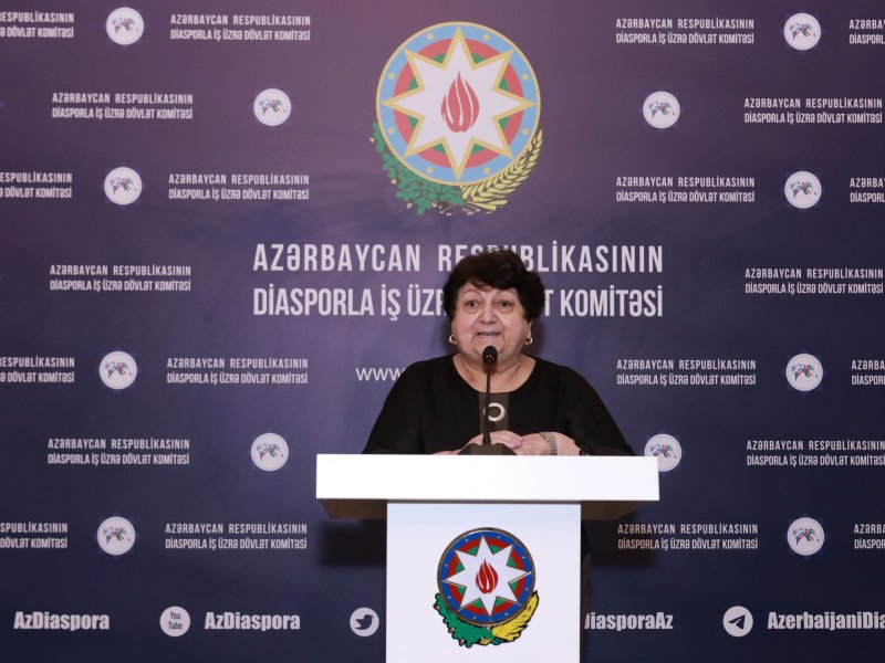 Ümummilli Lider Heydər Əliyevin anadan olmasının 102-ci ildönümü Diasporla İş üzrə Dövlət Komitəsində qeyd edilib