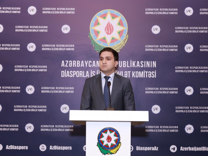Ümummilli Lider Heydər Əliyevin anadan olmasının 102-ci ildönümü Diasporla İş üzrə Dövlət Komitəsində qeyd edilib