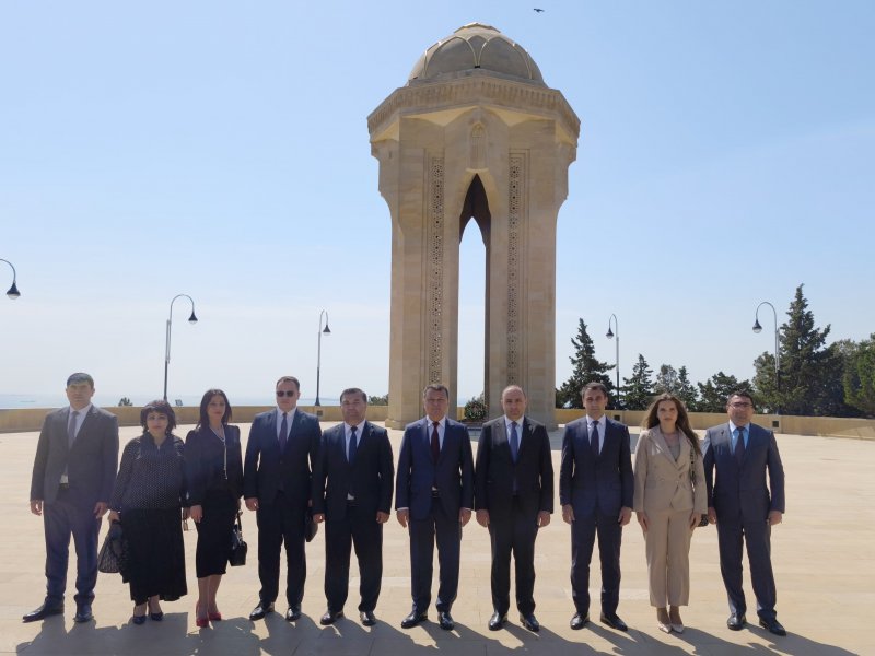 “Azərbaycan və Özbəkistan arasında dostluq əlaqələrinin inkişafında ictimai diplomatiyanın rolu” mövzusunda tədbir keçirilib