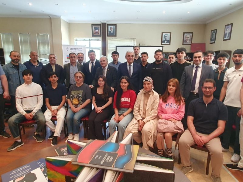 Qars Qafqaz Universitetinə və İğdır Azərbaycan Evinə kitablar təqdim olunub