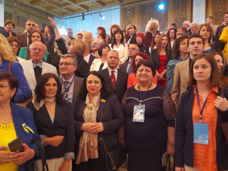 Bolqarıstan Prezidentinə Azərbaycan haqqında kitab hədiyyə edilib