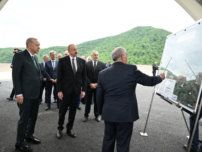 Azərbaycan və Türkiyə prezidentləri Kəlbəcər-Laçın avtomobil yolunda görülən tikinti işləri ilə tanış olublar 