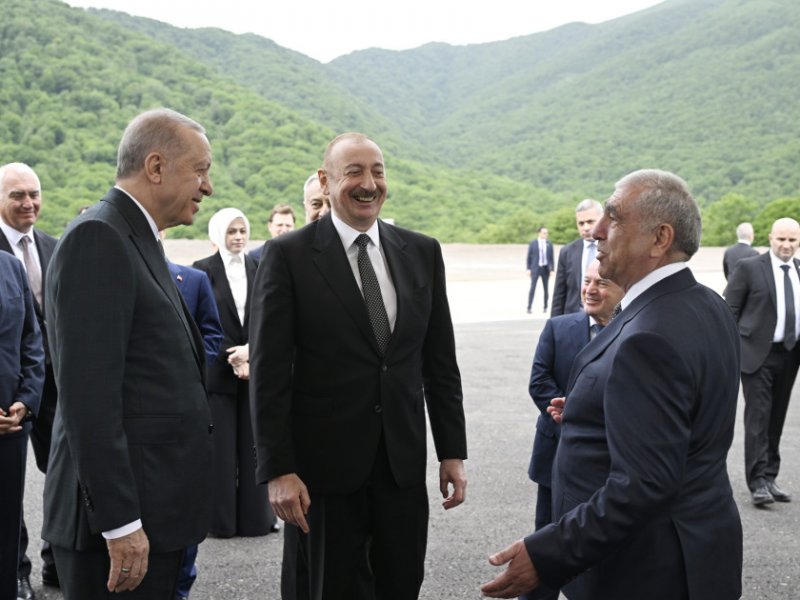 Azərbaycan və Türkiyə prezidentləri Kəlbəcər-Laçın avtomobil yolunda görülən tikinti işləri ilə tanış olublar 
