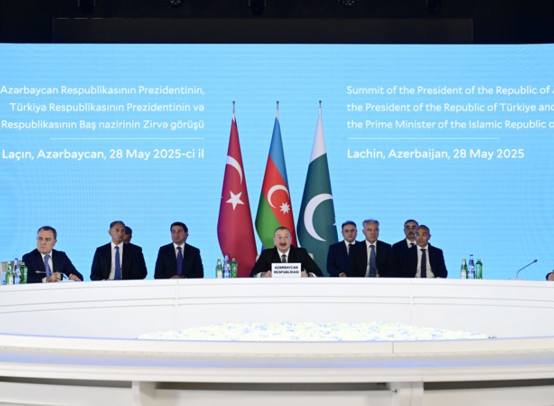 Laçında Azərbaycan Prezidentinin, Türkiyə Prezidentinin və Pakistanın Baş nazirinin Zirvə görüşü keçirilib