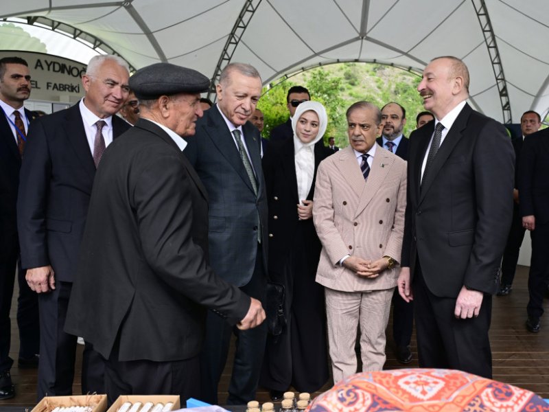 Azərbaycan və Türkiyə prezidentləri, Pakistanın Baş naziri Laçın şəhərində seyrəngahda olublar