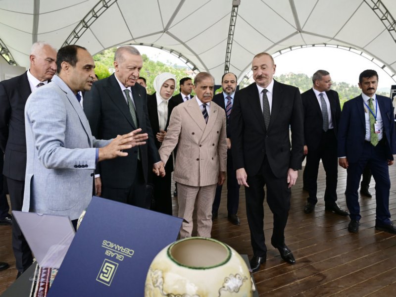Azərbaycan və Türkiyə prezidentləri, Pakistanın Baş naziri Laçın şəhərində seyrəngahda olublar