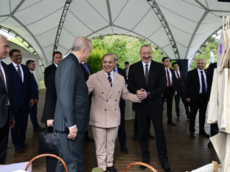 Azərbaycan və Türkiyə prezidentləri, Pakistanın Baş naziri Laçın şəhərində seyrəngahda olublar