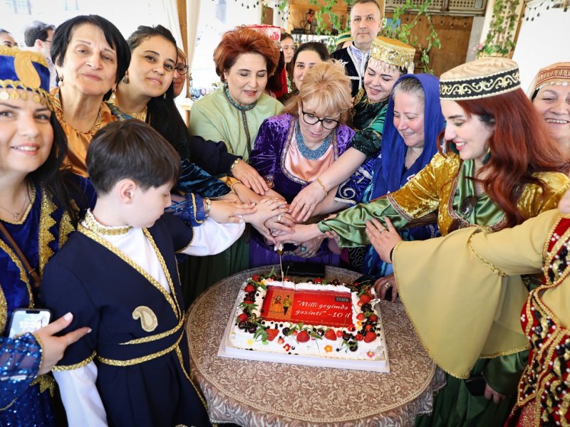 "Milli geyimdə gəzinti" – Mədəni irsimizi yaşadan addımlar