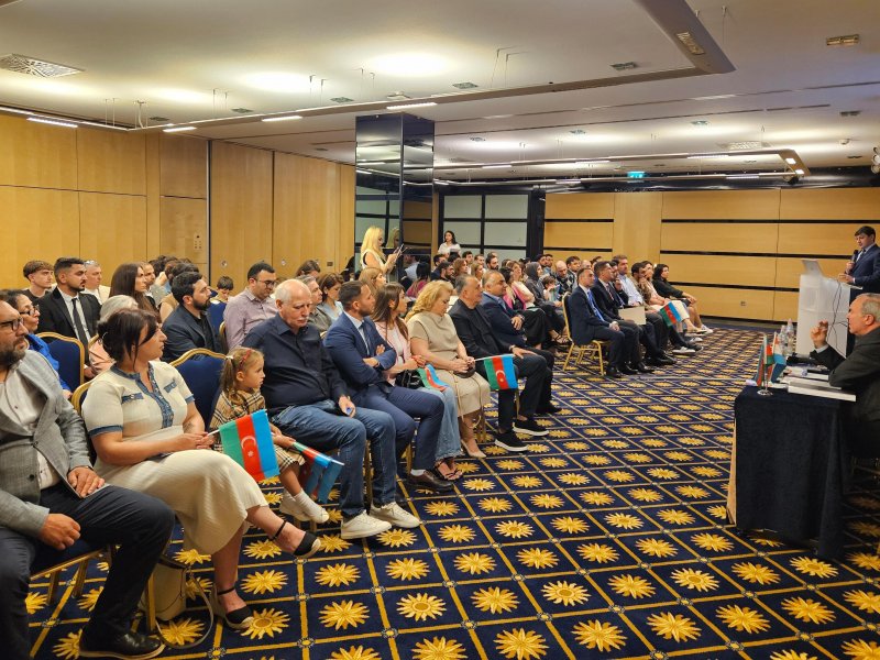 Lüksemburq azərbaycanlıları ilə görüş keçirilib