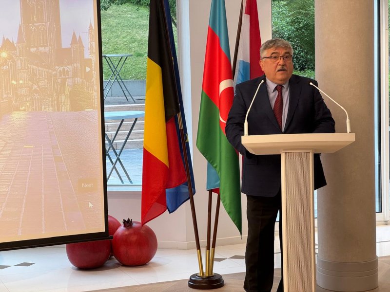 Fuad  Muradov Belçika azərbaycanlıları ilə görüşüb