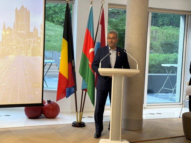 Fuad  Muradov Belçika azərbaycanlıları ilə görüşüb
