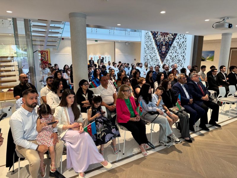 Fuad  Muradov Belçika azərbaycanlıları ilə görüşüb
