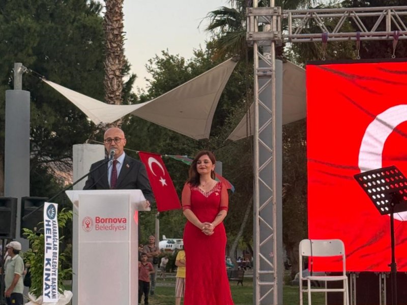 İzmir şəhərində 28 May – Müstəqillik Günü münasibətilə konsert təşkil olunub