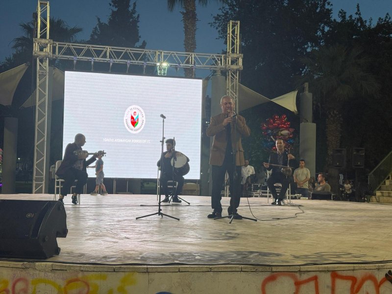 İzmir şəhərində 28 May – Müstəqillik Günü münasibətilə konsert təşkil olunub