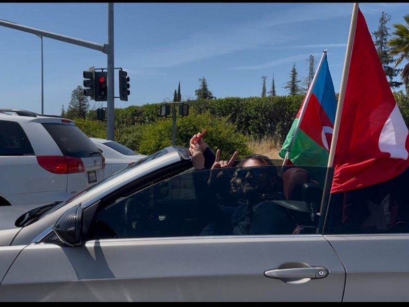 Kaliforniyada soydaşlarımız avtoyürüş keçirib