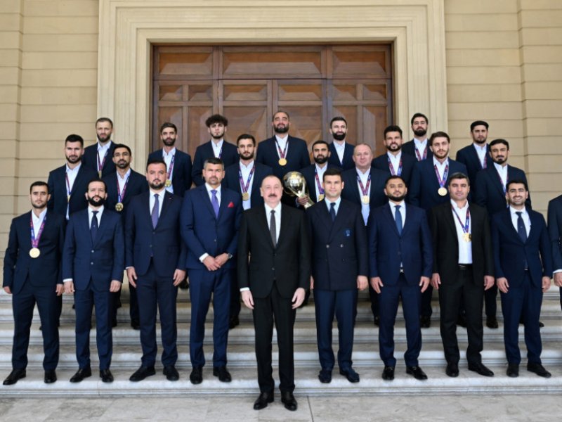 Prezident İlham Əliyev minifutbol üzrə dünya çempionatının qalibi olan Azərbaycan milli komandasının üzvlərini qəbul edib