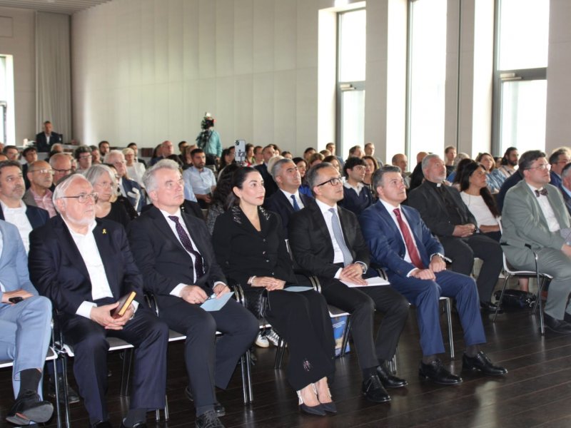 Ombudsman Səbinə Əliyeva Almaniyada keçirilən beynəlxalq konfransda çıxış edib