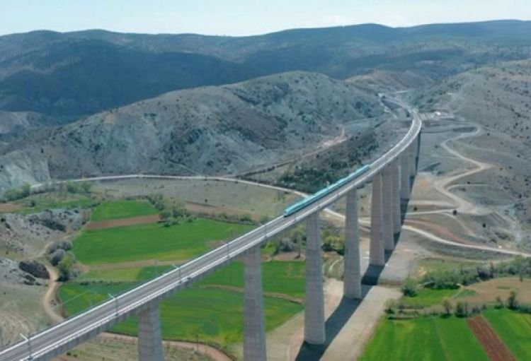 Türkiyə Qars-İğdır-Naxçıvan dəmir yolu layihəsinə 2,4 milyard avro cəlb edib