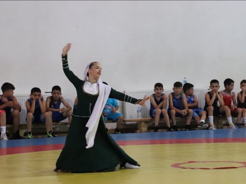 Marneulidəki soydaşlarımızın təhsili diqqət mərkəzindədir