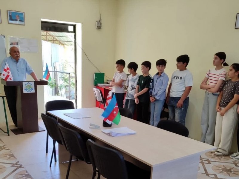 Marneulidəki soydaşlarımızın təhsili diqqət mərkəzindədir
