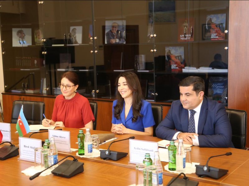 Ombudsman Səbinə Əliyeva Türkiyənin ölkəmizdəki səfirini qəbul edib