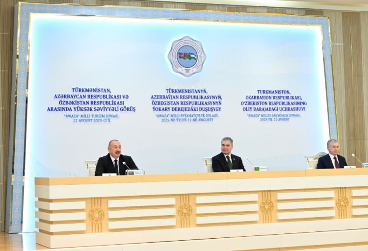 Prezident: Xankəndi tikiş fabriki dirçələn Qarabağ bölgəsinə qardaş özbək xalqından çox böyük hədiyyədir
