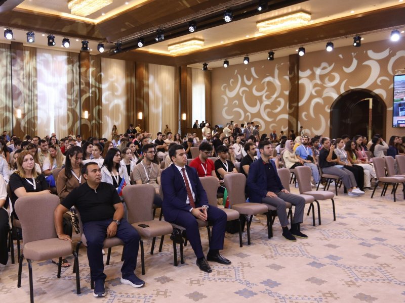 Diaspor Gənclərinin VI Yay Düşərgəsində “İşğaldan azad edilmiş ərazilərdə aparılan bərpa quruculuq işləri” mövzusunda panel təşkil olunub