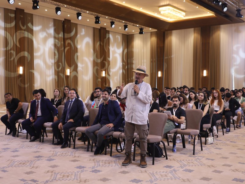 Diaspor Gənclərinin VI Yay Düşərgəsində “İşğaldan azad edilmiş ərazilərdə aparılan bərpa quruculuq işləri” mövzusunda panel təşkil olunub