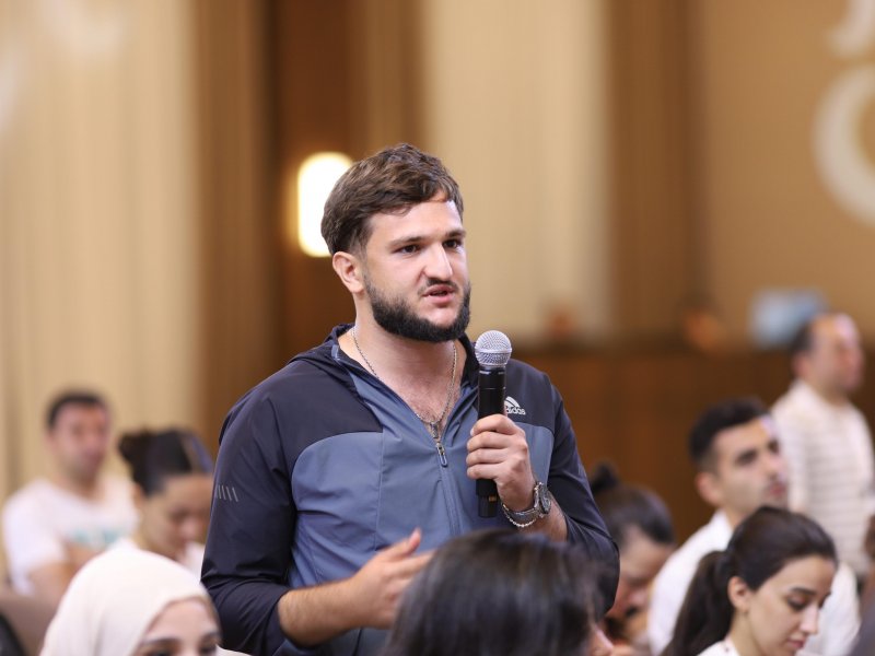 Ölkəmizin tanınmış idmançıları və idman jurnalistləri ilə diaspor gənclərinin unudulmaz görüşü