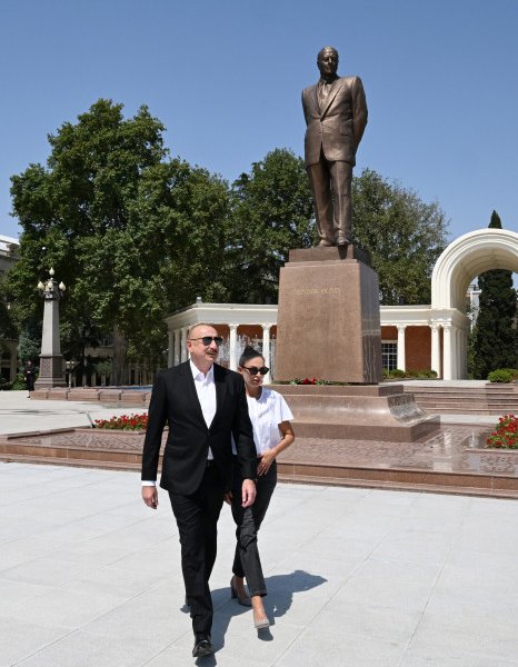 Prezident İlham Əliyev və birinci xanım Mehriban Əliyeva Gəncə şəhərində olublar