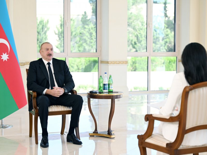 Məhz qalib Azərbaycan Ermənistanla sülh prosesinə başlamağı təklif edərək sülh sazişinin layihəsini təqdim edib