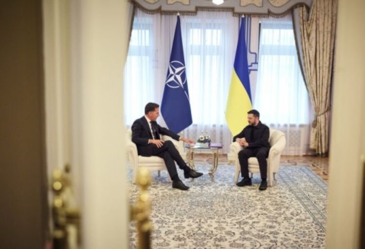 Zelenski və Rütte Ukrayna üçün təhlükəsizlik zəmanətlərini müzakirə ediblər