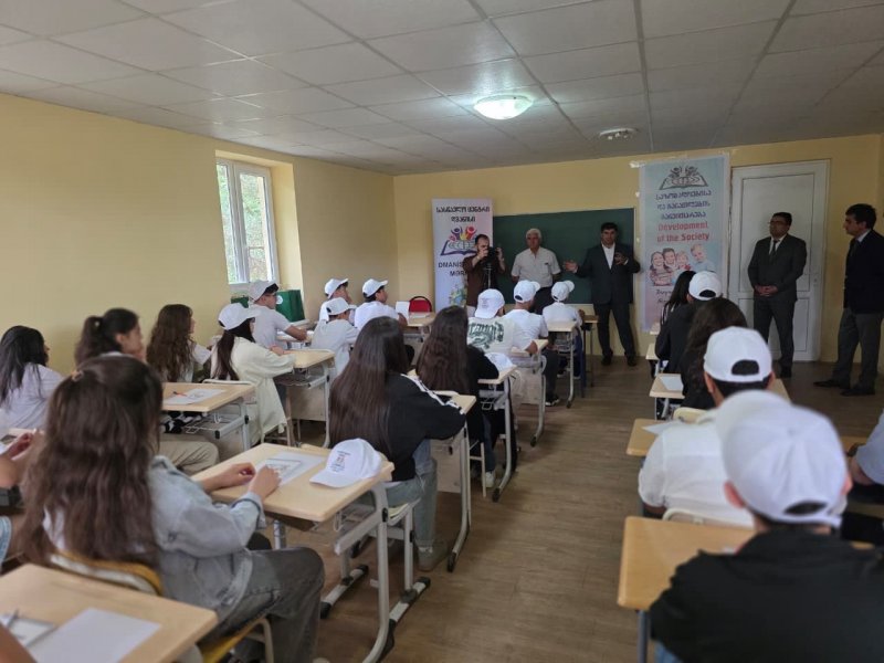 Gürcüstanda yaşayan azərbaycanlı gənclər yay düşərgəsində