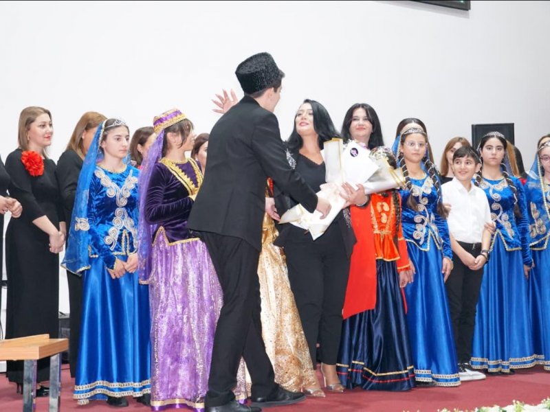 ZAQATALA UŞAQ İNCƏSƏNƏT MƏKTƏBİ MÖHTƏŞƏM KONSERT VERİB.
