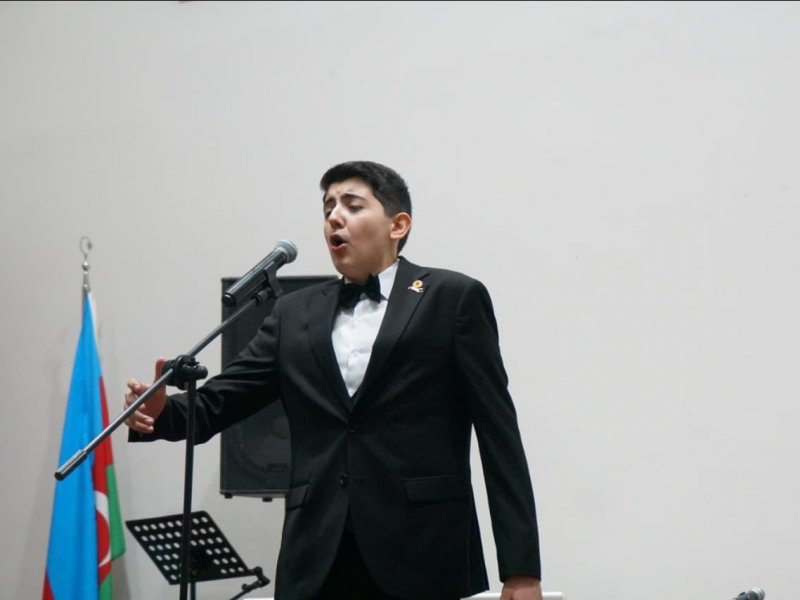 ZAQATALA UŞAQ İNCƏSƏNƏT MƏKTƏBİ MÖHTƏŞƏM KONSERT VERİB.