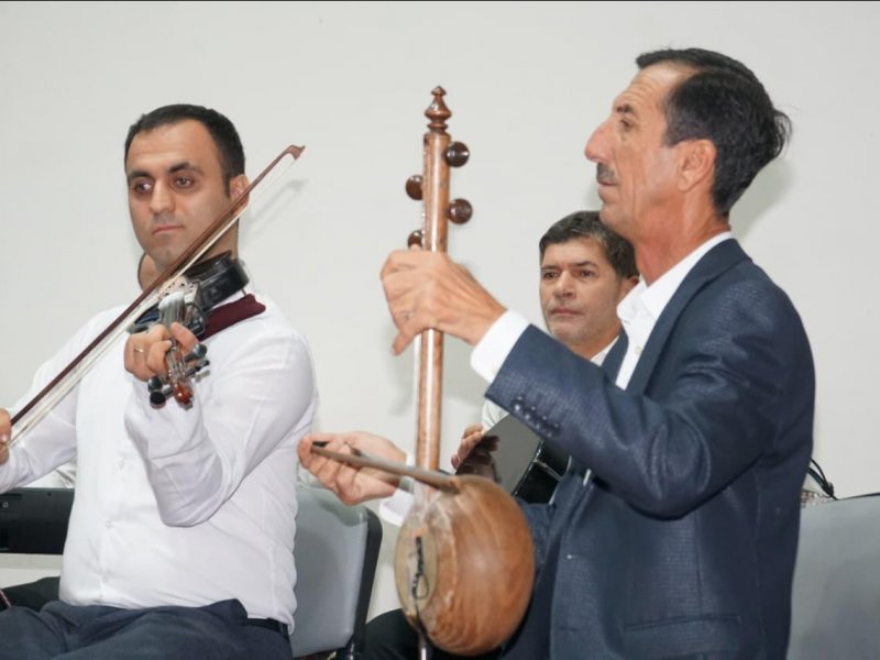 ZAQATALA UŞAQ İNCƏSƏNƏT MƏKTƏBİ MÖHTƏŞƏM KONSERT VERİB.