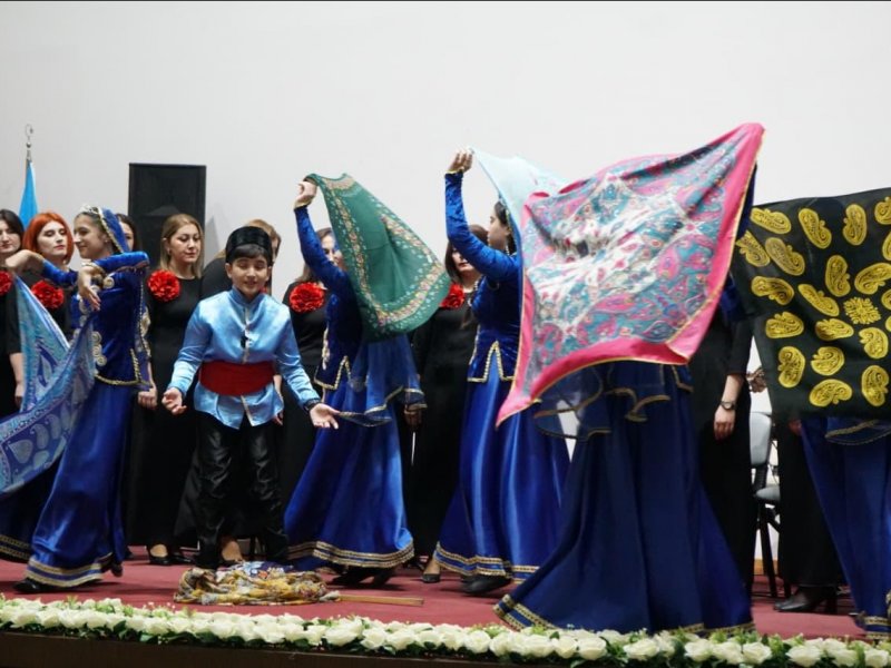 ZAQATALA UŞAQ İNCƏSƏNƏT MƏKTƏBİ MÖHTƏŞƏM KONSERT VERİB.