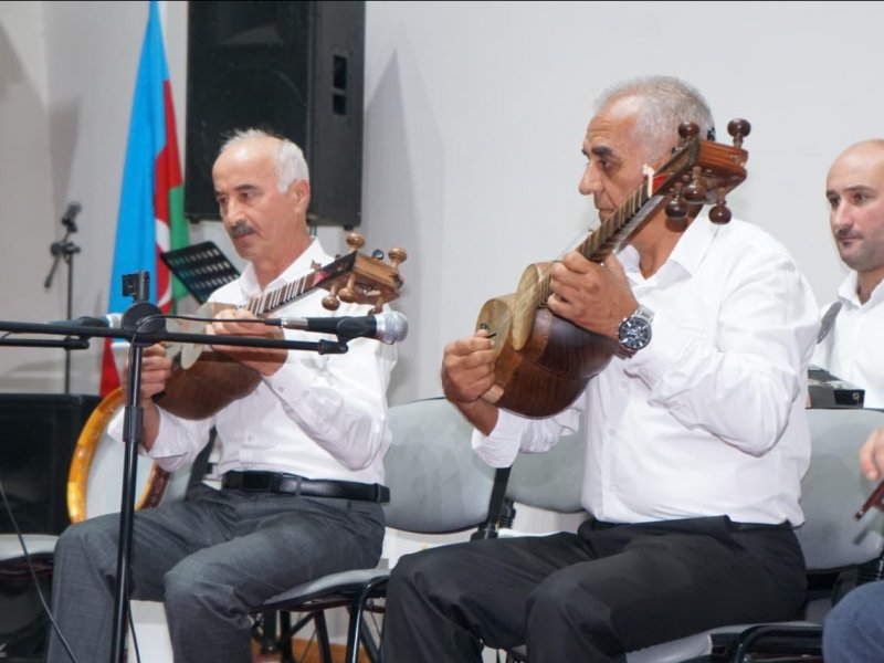 ZAQATALA UŞAQ İNCƏSƏNƏT MƏKTƏBİ MÖHTƏŞƏM KONSERT VERİB.