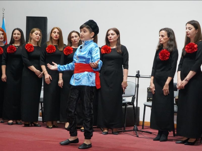 ZAQATALA UŞAQ İNCƏSƏNƏT MƏKTƏBİ MÖHTƏŞƏM KONSERT VERİB.
