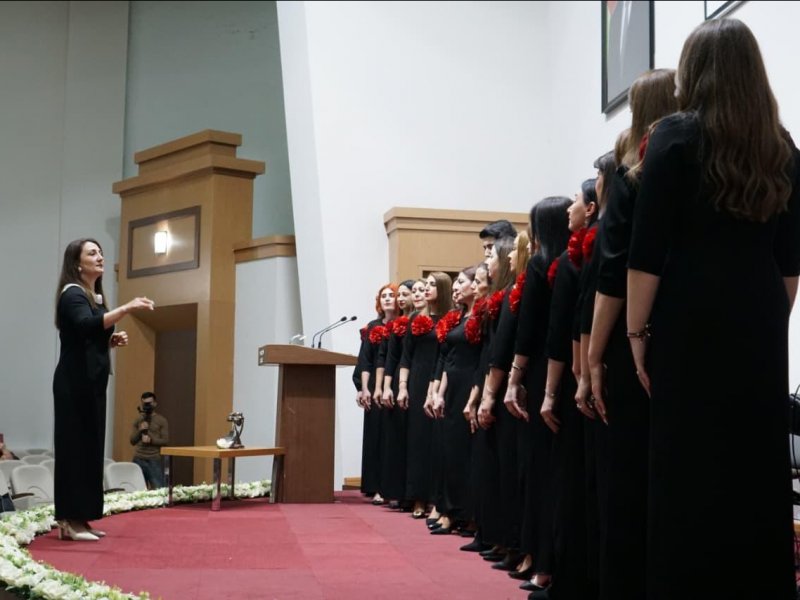 ZAQATALA UŞAQ İNCƏSƏNƏT MƏKTƏBİ MÖHTƏŞƏM KONSERT VERİB.